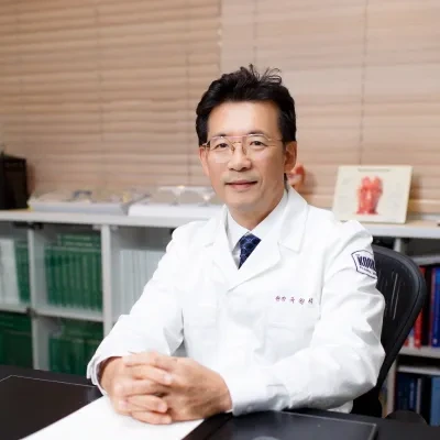 [뉴스페이퍼] 코재수술 시 정확한 코보형물제거와 코끝연골 재배치가 이뤄져야