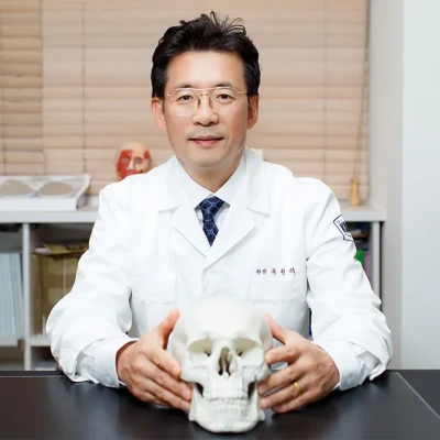 [메디컬투데이] 윤곽수술 후 턱 끝 처짐 부작용 교정 방법과 주의할 점