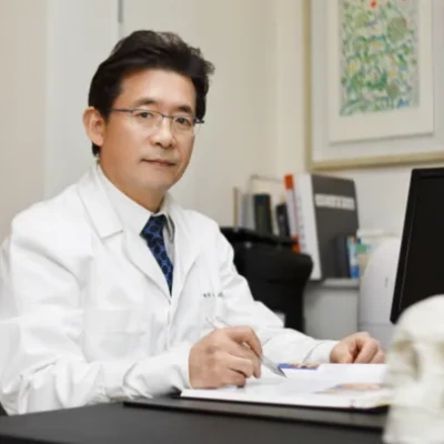 [M메디소비자뉴스] 앞턱 윤곽 수술 후 생긴 앞턱 처짐, 앞턱근육재배치로 개선